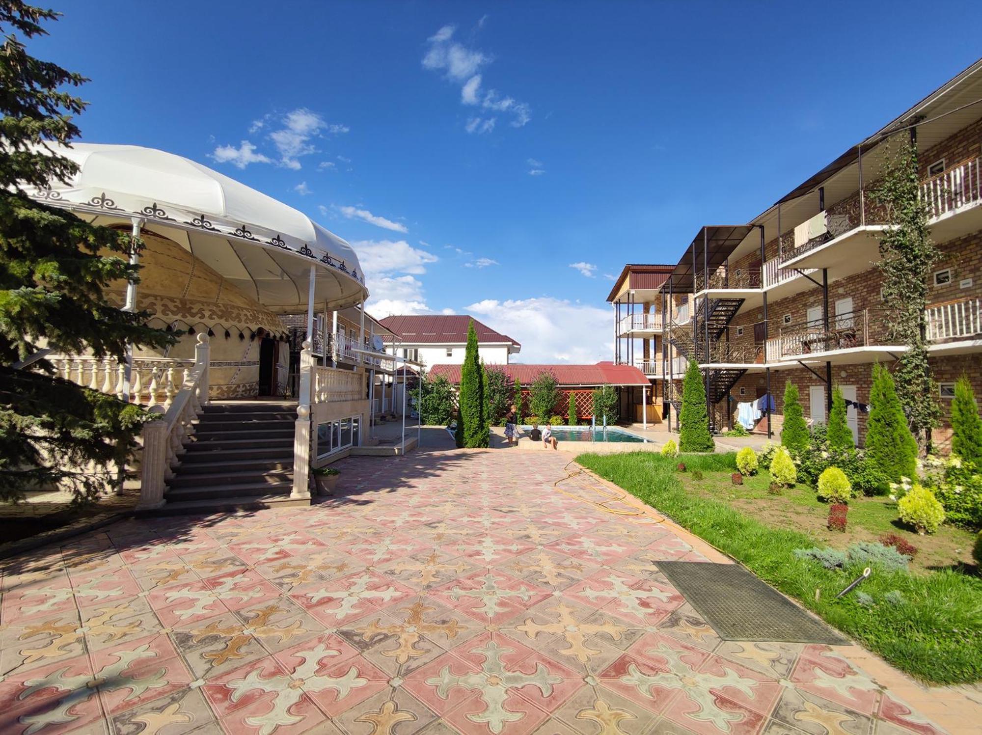 Адилет Hotel Cholpon-Ata Eksteriør billede